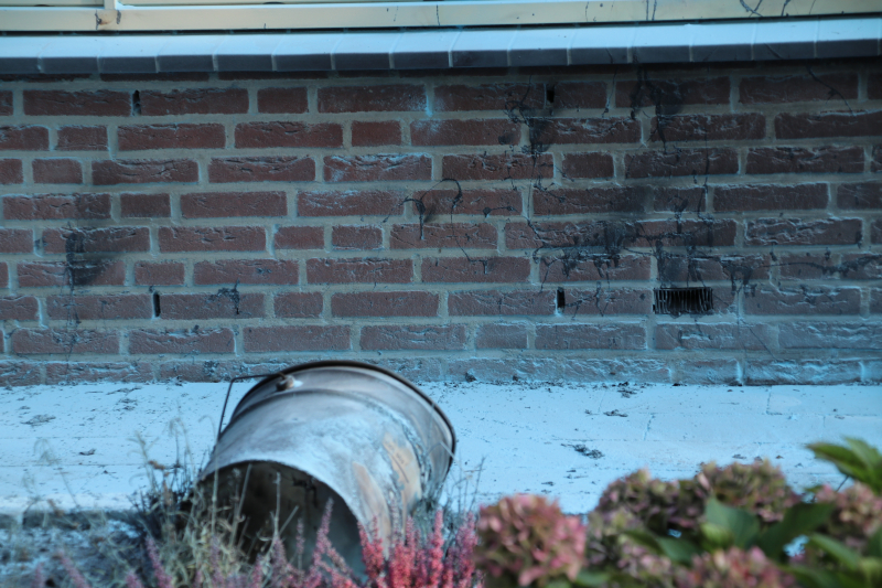 Loodgieter gewond bij dakbrand