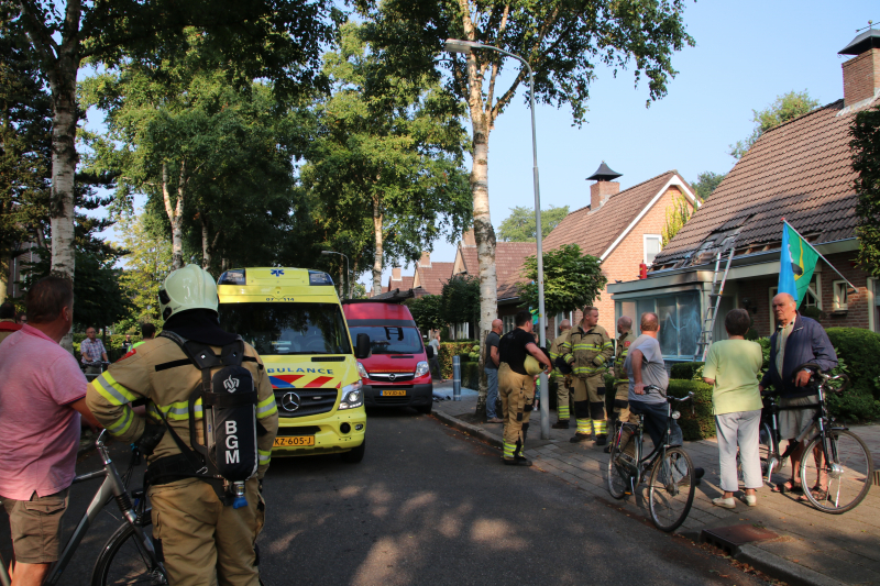 Loodgieter gewond bij dakbrand