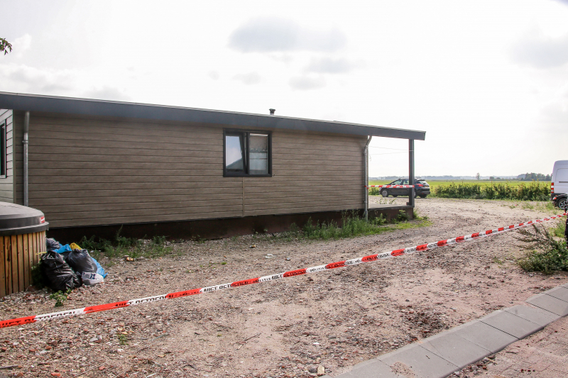 Man zwaargewond bij incident bij woning