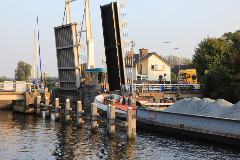Verkeersopstopping Eembrug na kapotte slagboom