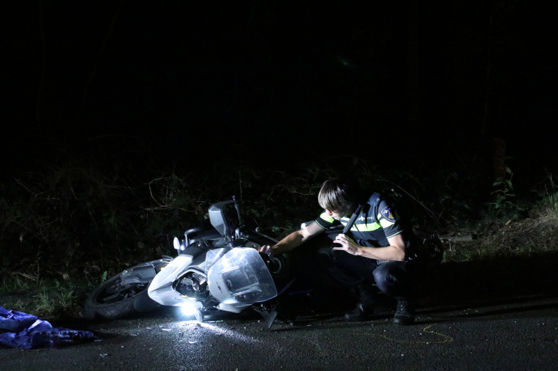 Twee motorrijders gewond bij kop-staartaanrijding