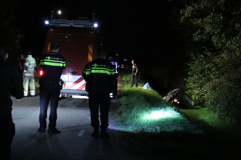 Duikers zoeken naar bestuurder die thuis blijkt te zijn