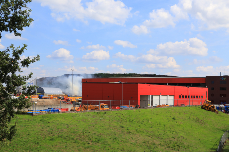 Veel rook bij brand op vuilstortplaats