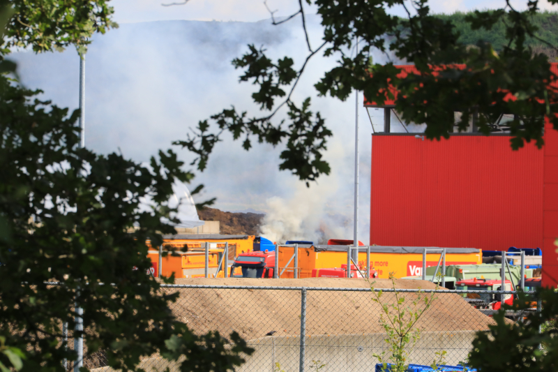 Veel rook bij brand op vuilstortplaats
