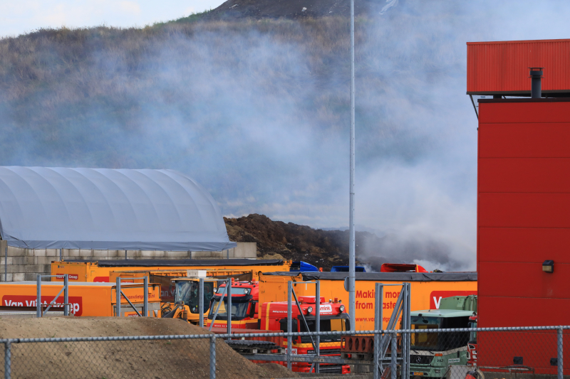 Veel rook bij brand op vuilstortplaats