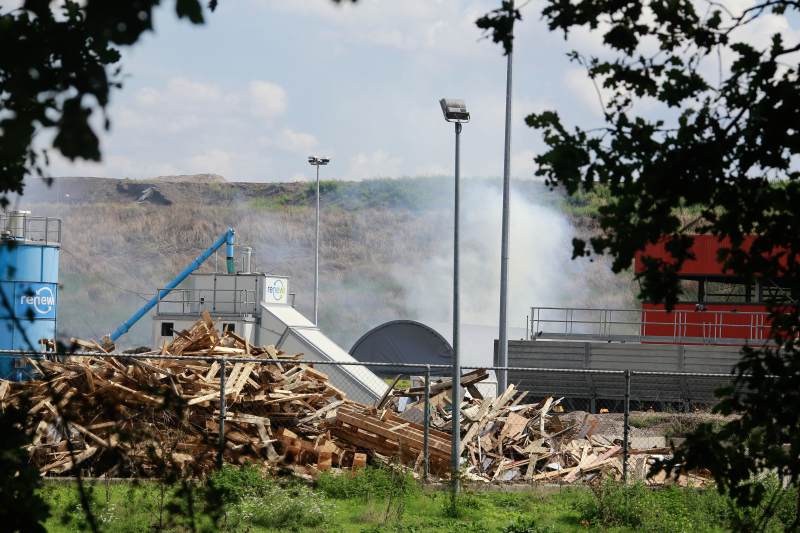 Veel rook bij brand op vuilstortplaats