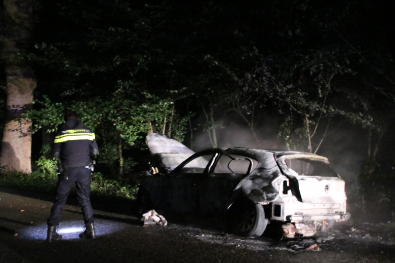 Gestolen BMW volledig uitgebrand