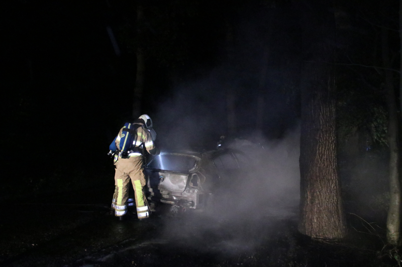 Gestolen BMW volledig uitgebrand