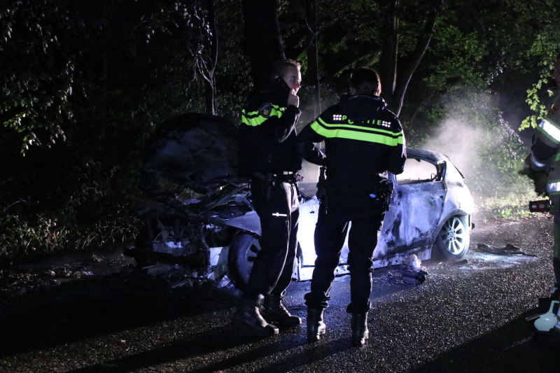 Gestolen BMW volledig uitgebrand