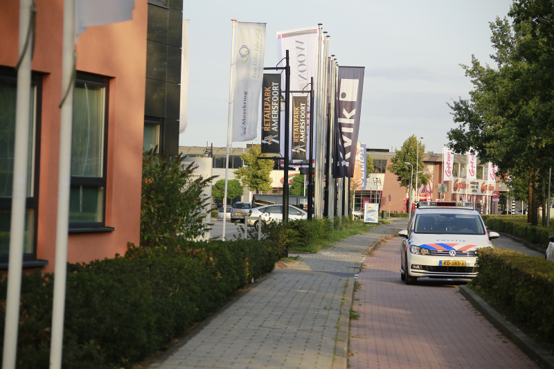 Dieven overlopen door  medewerker kantoorgebouw