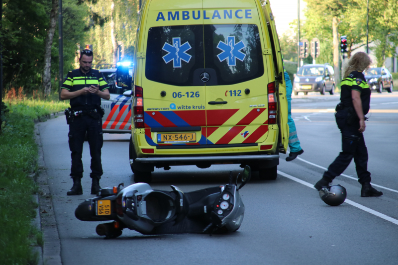 Brommerrijder gewond bij eenzijdig ongeval