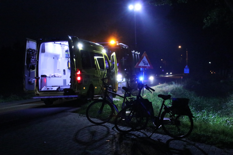 Motorrijder vliegt uit de bocht en raakt zwaargewond