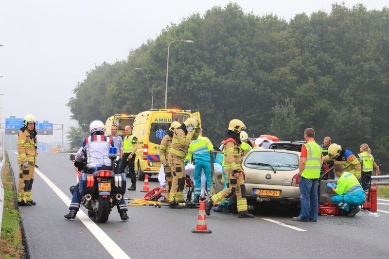 Snelweg dicht na ongeval met meerdere voertuigen