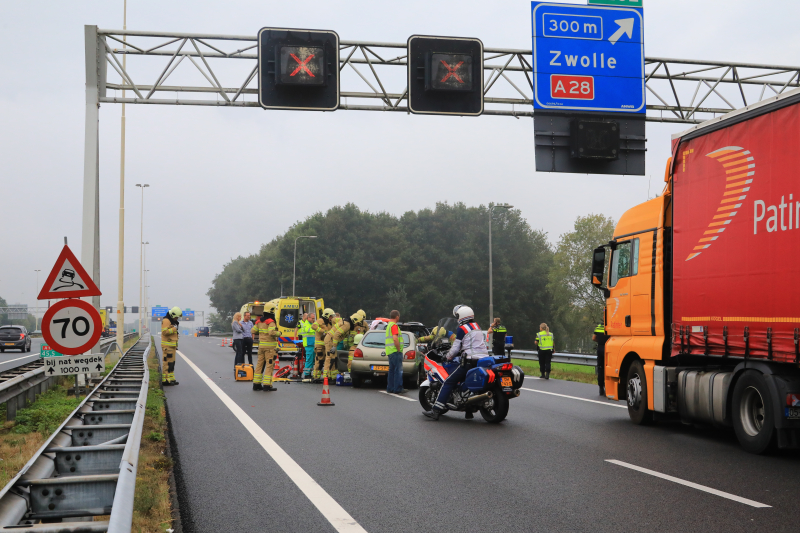 Snelweg dicht na ongeval met meerdere voertuigen