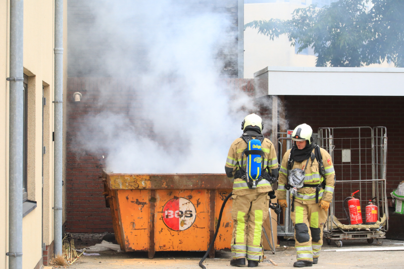 Afvalcontainer vat vlam