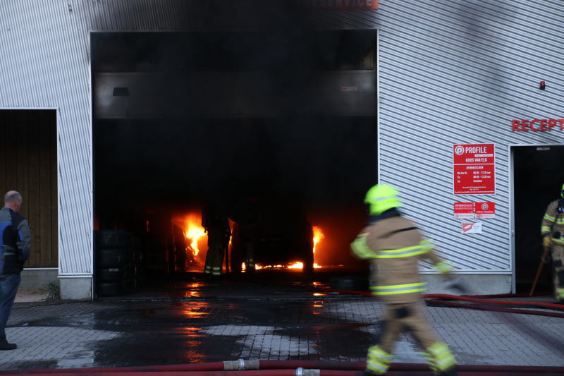 Forse rookontwikkeling bij grote brand