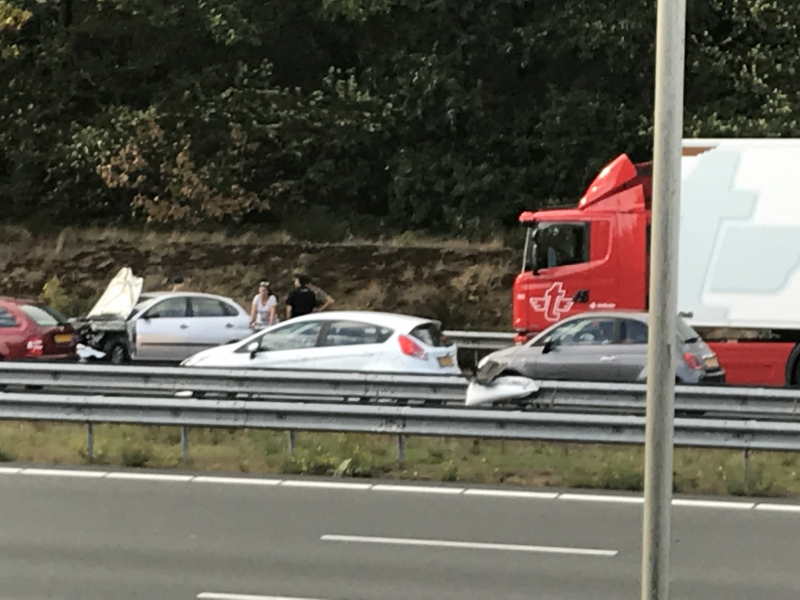 Lange file door ongeval met een vrachtwagen