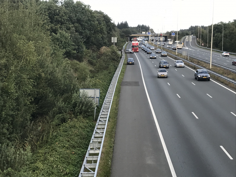 Lange file door ongeval met een vrachtwagen