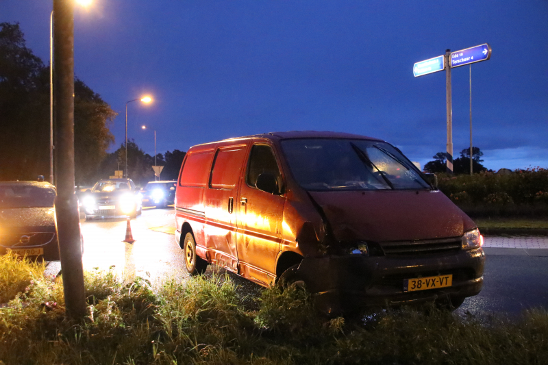 Beschonken bestuurder ramt lantarenpaal