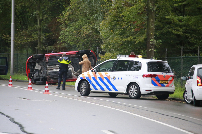 Auto over de kop