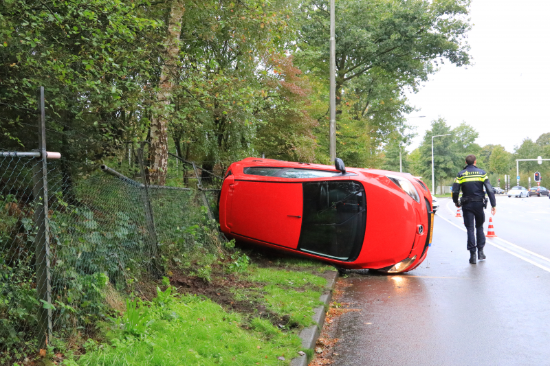 Auto over de kop