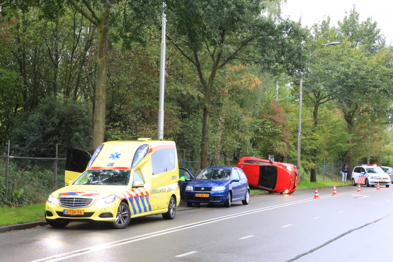Auto over de kop