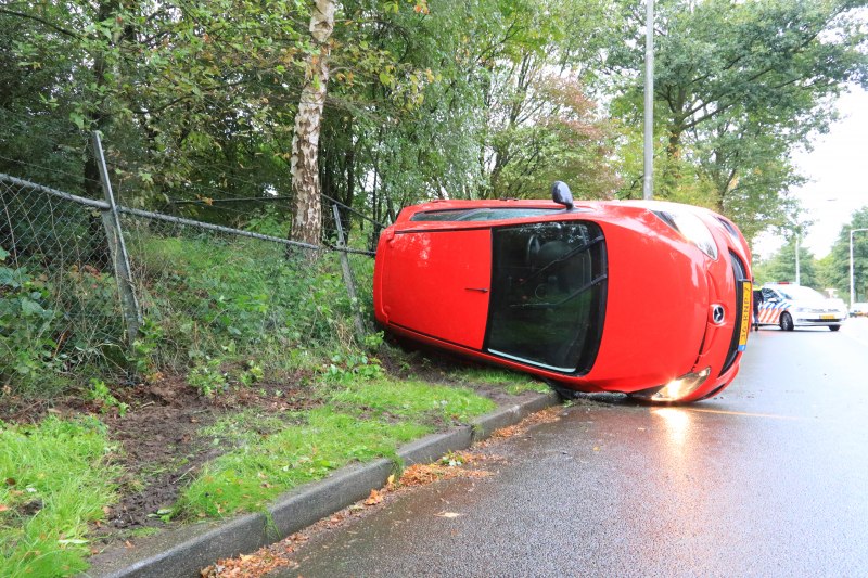 Auto over de kop