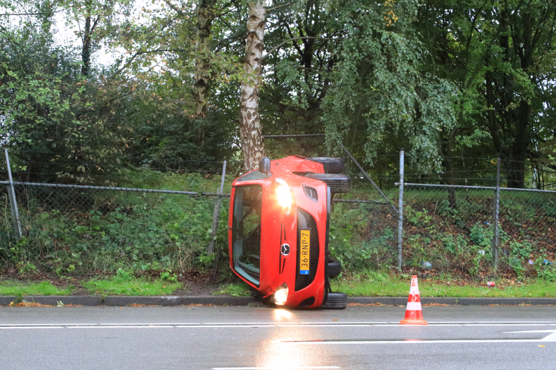 Auto over de kop