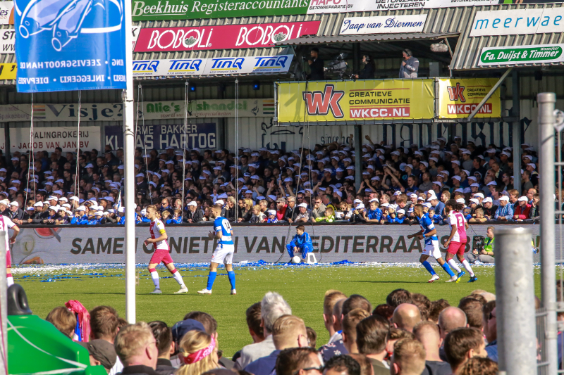 Drukke gezelligheid bij Derby