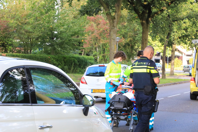 Overstekende fietsster aangereden door automobiliste