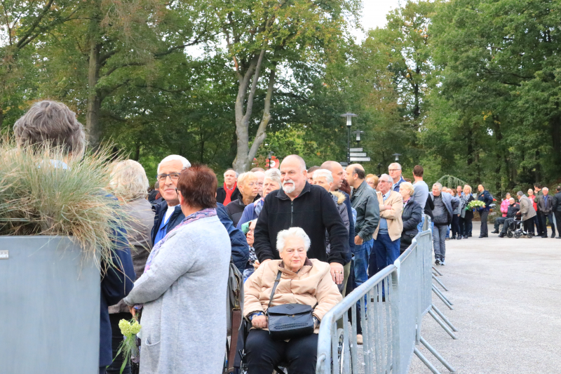 Fans nemen afscheid van Koos Alberts