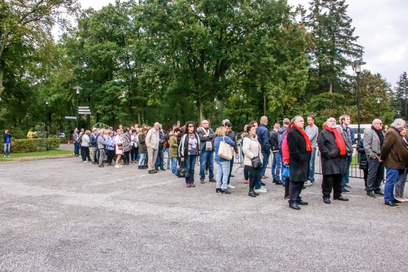 Fans nemen afscheid van Koos Alberts