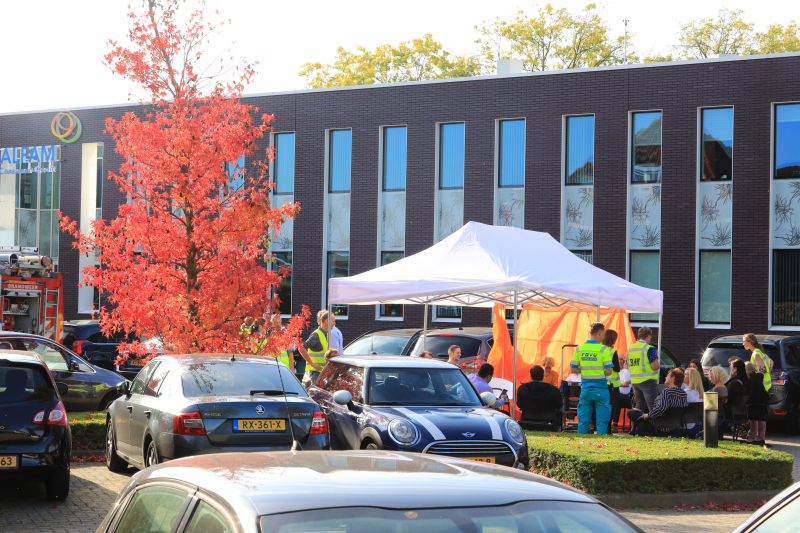 Meerdere werknemers onwel; kantoorpand ontruimd