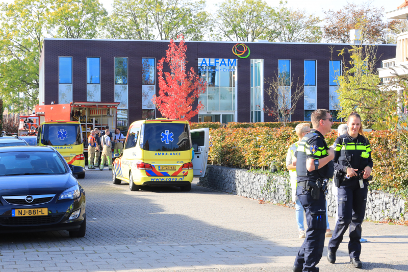 Meerdere werknemers onwel; kantoorpand ontruimd