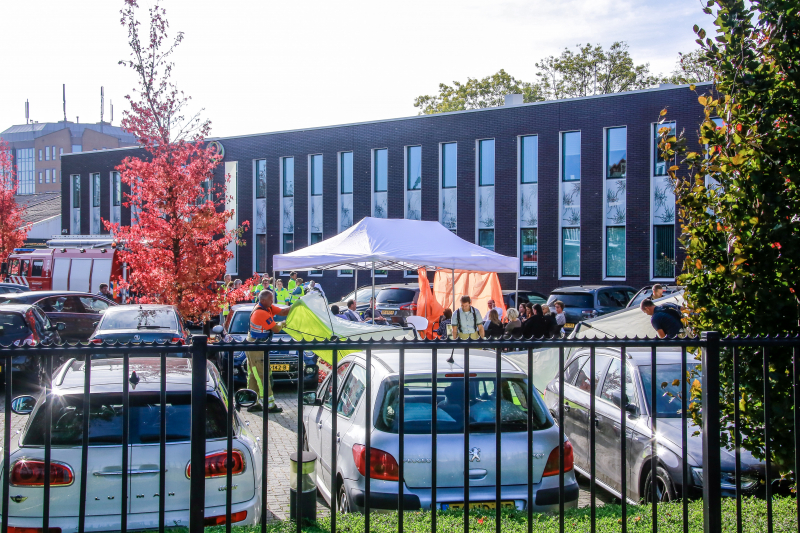 Meerdere werknemers onwel; kantoorpand ontruimd