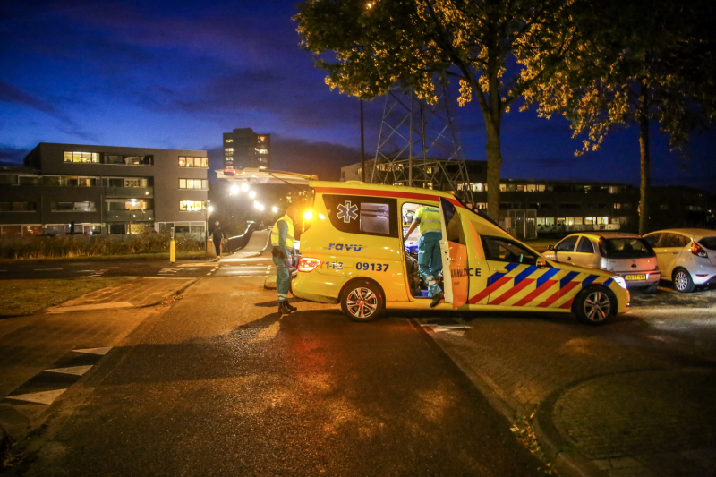 Brommerrijder gewond na uitglijder op nat wegdek