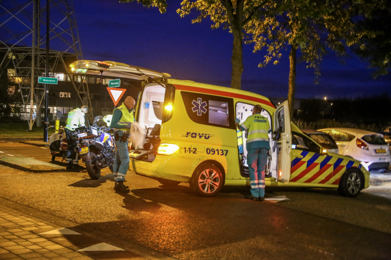 Brommerrijder gewond na uitglijder op nat wegdek