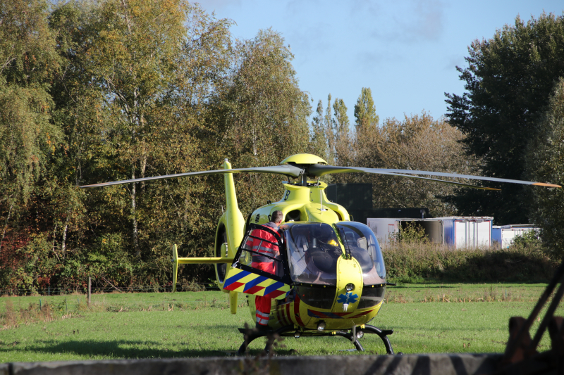 Persoon zwaargewond bij werkzaamheden op een dak