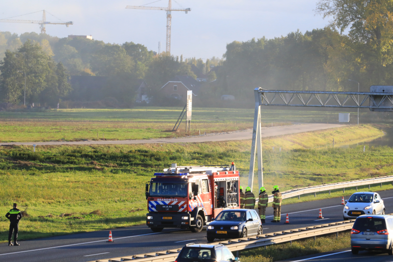 Voertuig verwoest door brand