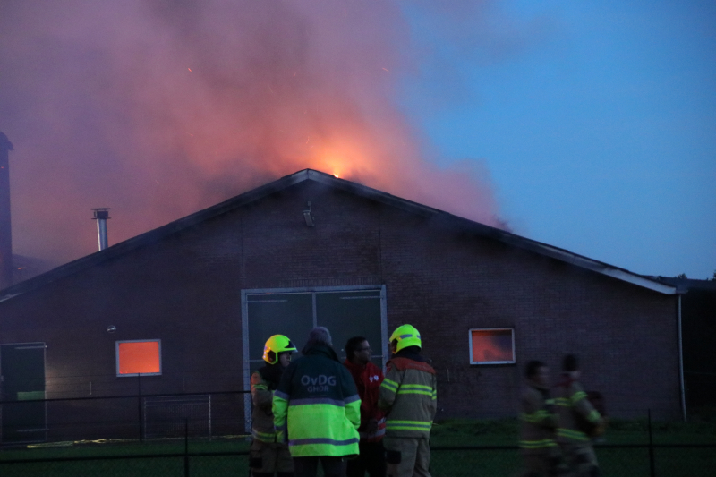 Kippenschuur verwoest door brand
