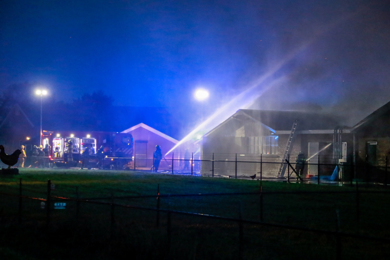 Kippenschuur verwoest door brand