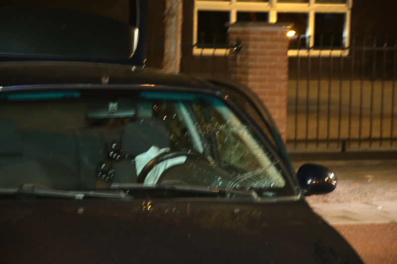 Twee auto's botsen, geen gewonden