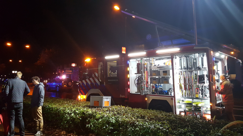 Automobilist raakt met voertuig te water, bestuurder onvindbaar