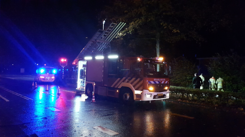 Automobilist raakt met voertuig te water, bestuurder onvindbaar