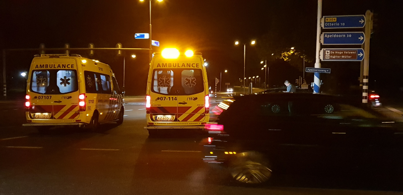 Twee gewonden bij kop-staartaanrijding