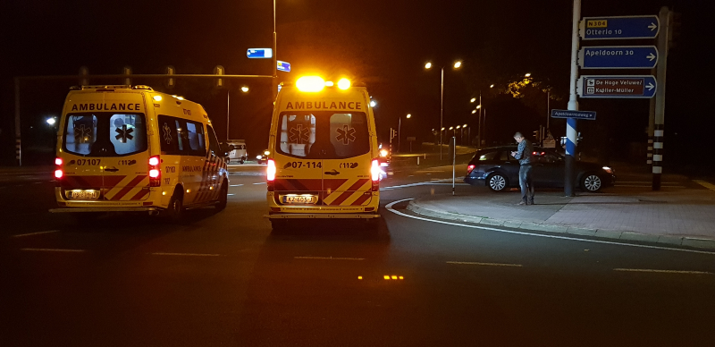 Twee gewonden bij kop-staartaanrijding