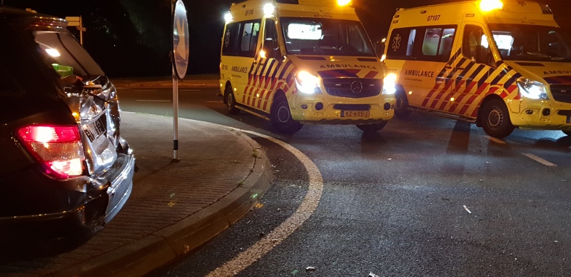 Twee gewonden bij kop-staartaanrijding