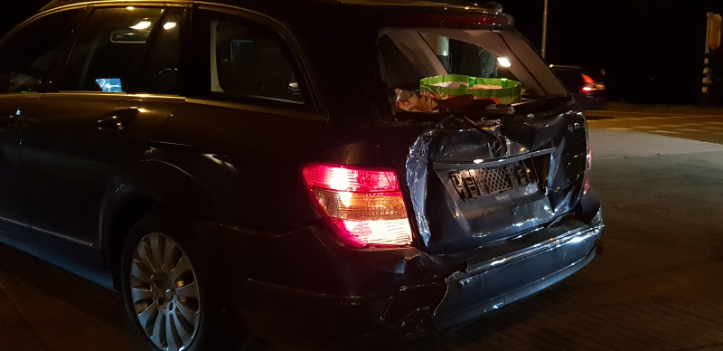 Twee gewonden bij kop-staartaanrijding