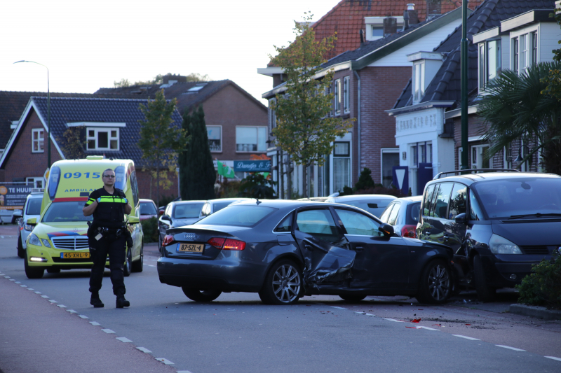 Bestuurder gewond bij aanrijding