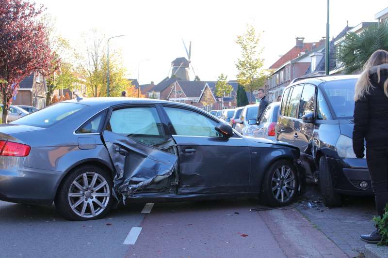 Bestuurder gewond bij aanrijding